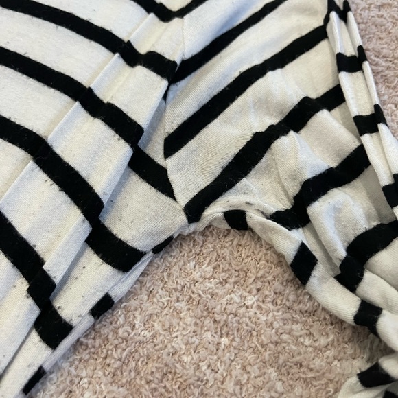 White and black tunic - Picture 4 of 5